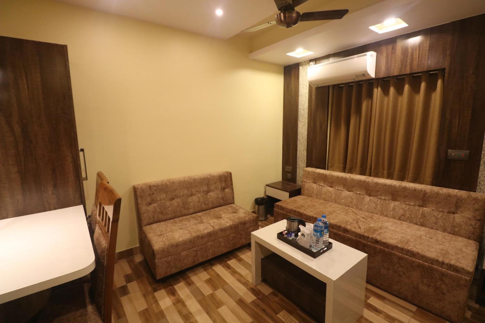 Отель Mohar Residency Калькутта Экстерьер фото